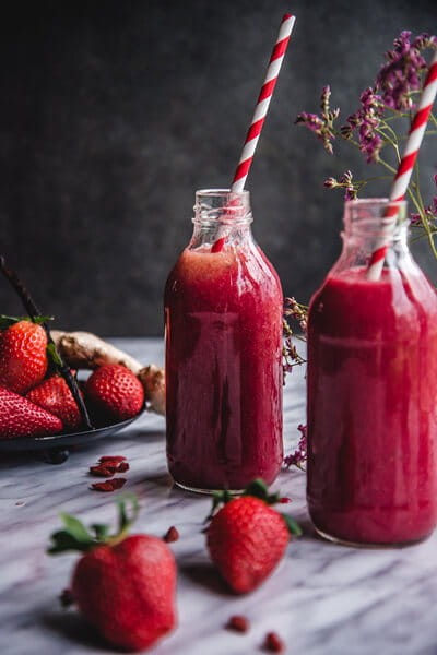 Słomki do napoi czerwono białe paski