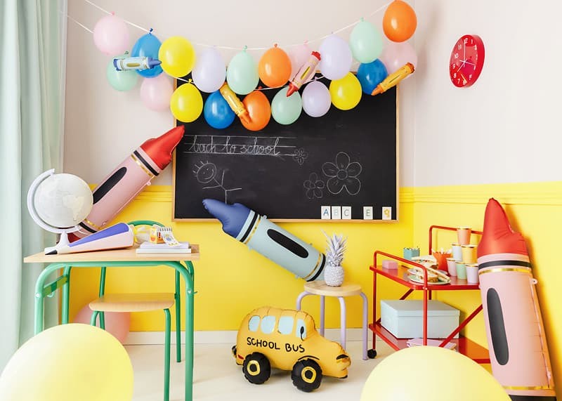 balon-foliowy-czerwona-kredka-34,5x108cm-1.jpg