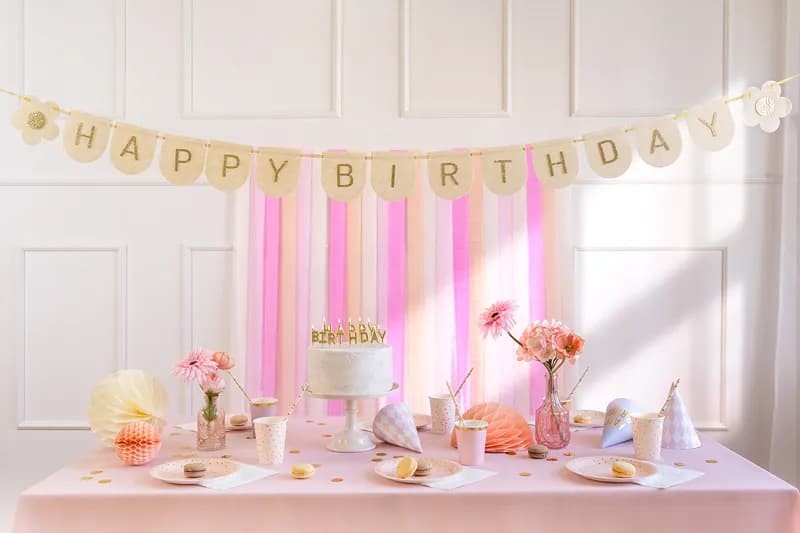 baner-filcowy-happy-birthday-rozowy-300cm-1.jpg