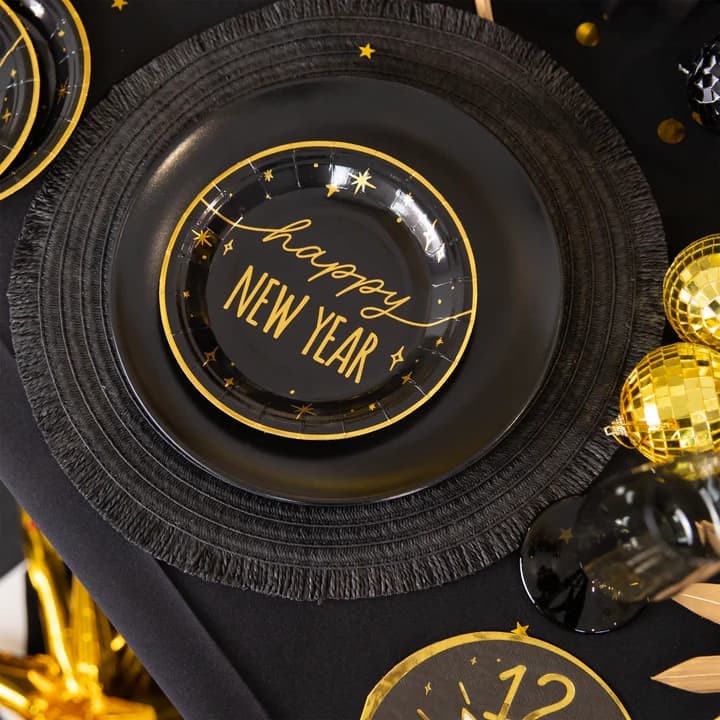 talerzyki-papierowe-sylwestrowe-happy-new-year-czarno-zlote-18cm-6szt-1.jpg