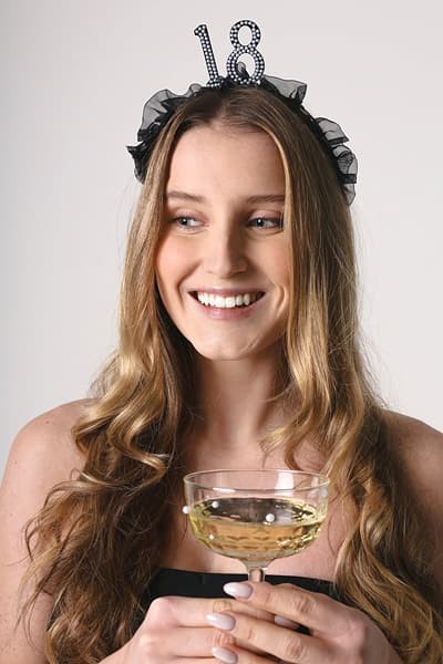 opaska-na-glowe-z-falbanka-i-perlami-18-urodziny-1.jpg