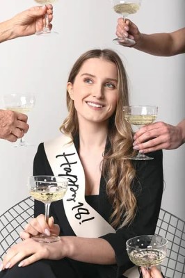 szarfa-urodzinowa-happy-18-kremowa-2.jpg