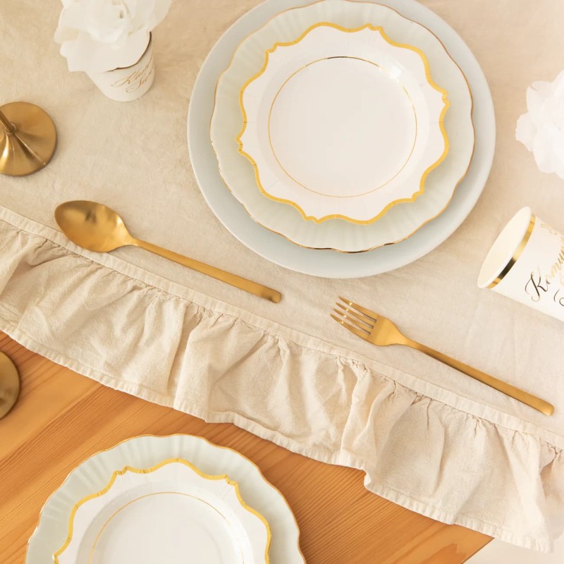 talerzyki-papierowe-biale-ze-zlotym-brzegiem.jpg