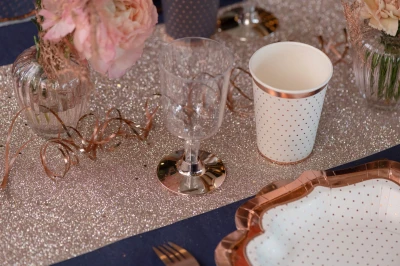 kieliszki-do-wina-plastikowe-chromowane-rose-gold.jpg