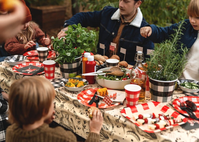 wiaderko-kubelek-na-przekaski-kratka-czarna-czerwona (6).jpg