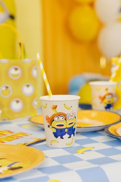kubeczki-papierowe-minionki-6-szt-3.jpg