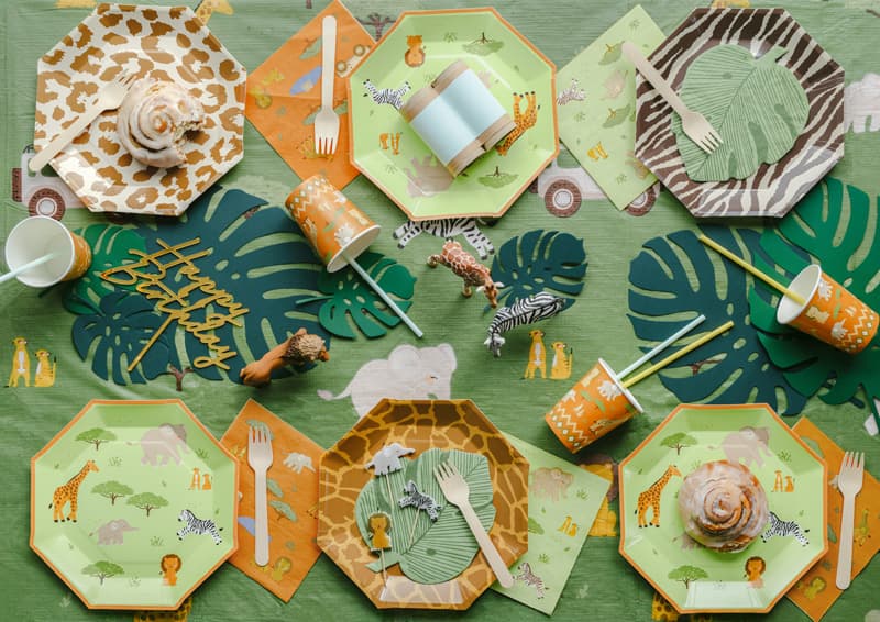 serwetki-papierowe-lisc-tropikalny-monstera-zastawa-urodzinowa.jpg