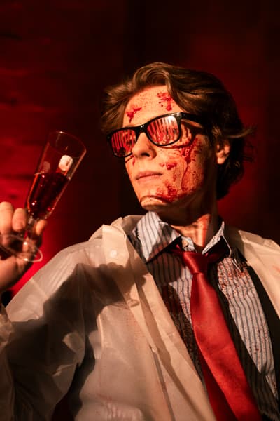 okulary-na-halloween-krwawe-slady.jpg