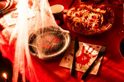 talerzyki-youre-next-halloween-6szt.jpg