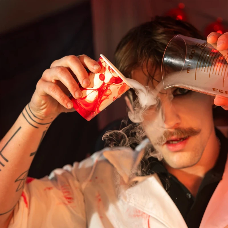 kubeczki-papierowe-halloweenowe-bloody-night-slady-krwi.jpg