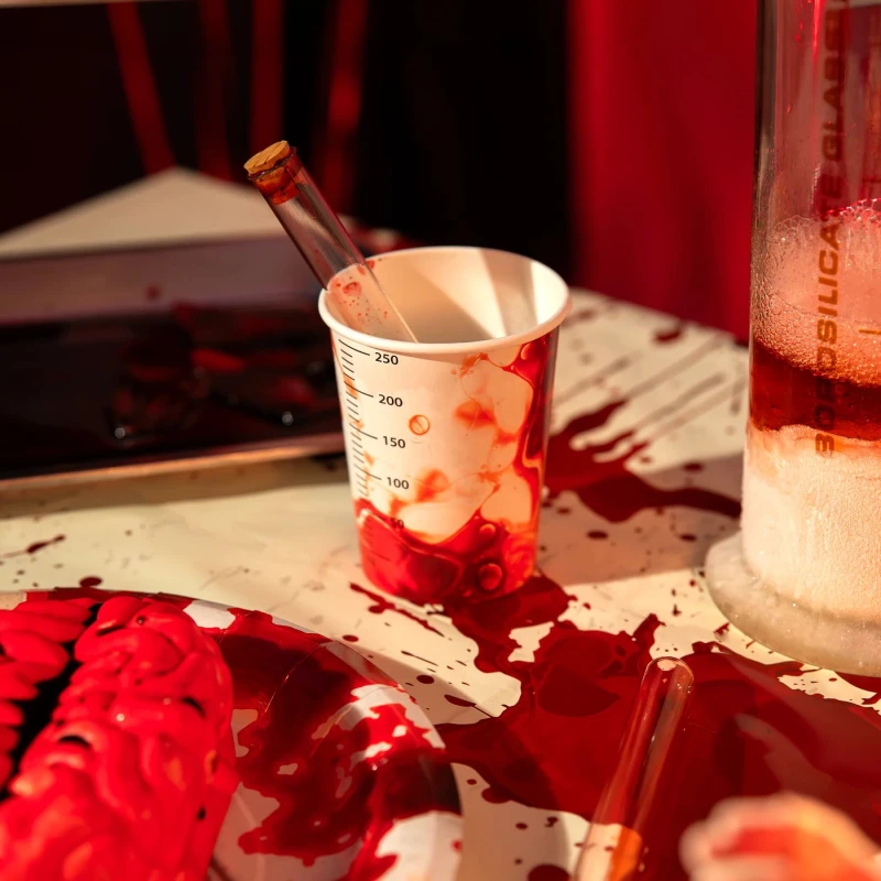 kubeczki-papierowe-na-halloween-bloody-night.jpg