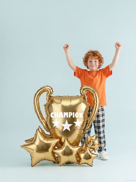 balon-foliowy-puchar-z-gwiazdkami.jpg