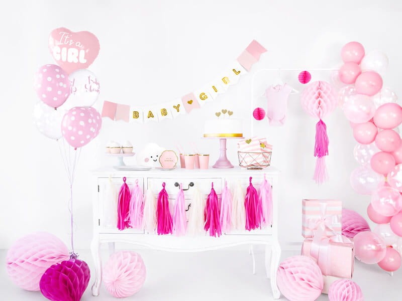 Różowa girlanda na baby shower