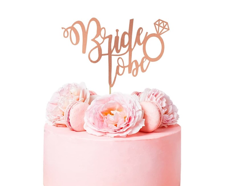 dekoracja-na-tort-bride-to-be-rozowo-zlota.jpg
