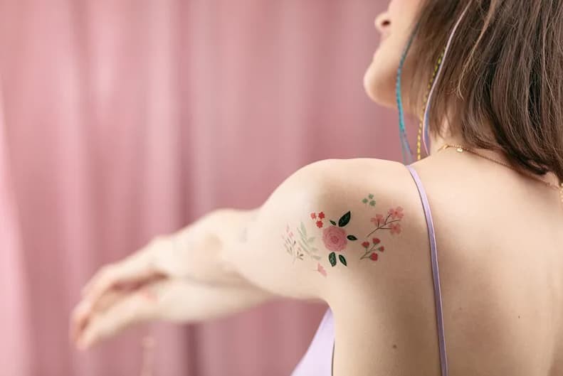 tatuaze-zmywalne-kwiaty-mix-wzorow-19-szt-2.jpg