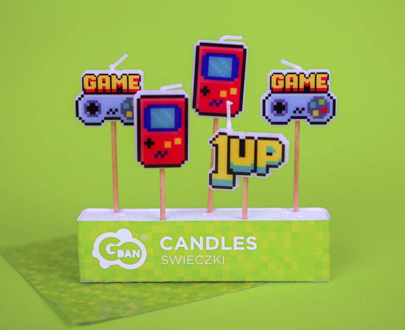 swieczki-pikery-game-on-piksele-5-szt-1.jpg
