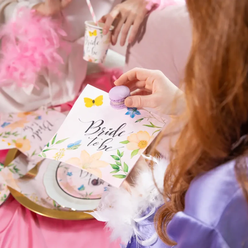 serwetka-bride-to-be-kwiaty-wieczor-panienski-3.webp