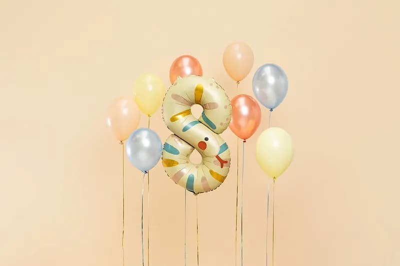 balon-foliowy-cyfra-8-waz-1.jpg